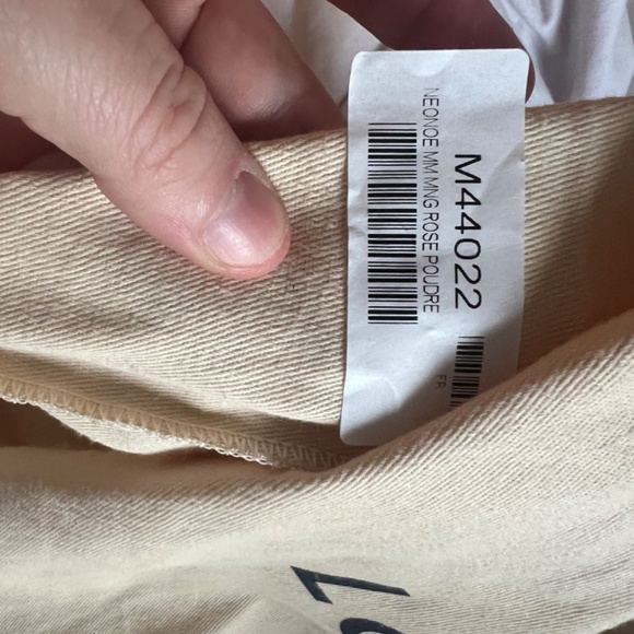 Louis Vuitton - Picture 4 of 5